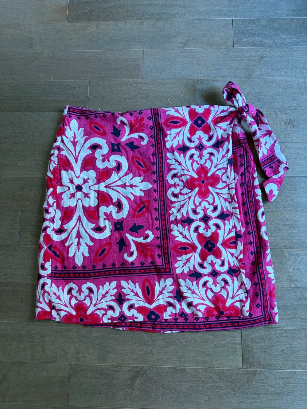 Ann Taylor Pink Floral Tile Tie-Side Swim Sarong